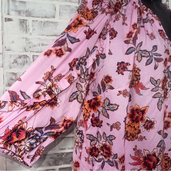 Candace Cameron Bure Pink Blouse Elegant and Versatile - Picture 5 of 6